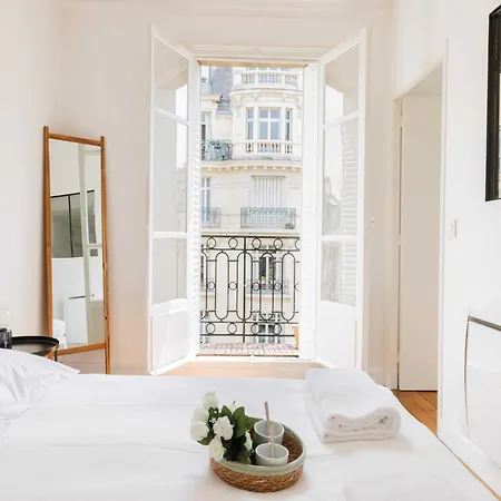Flat With Balcony 1bdr 2p - Batignolles Paris