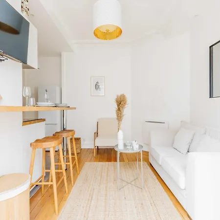 Flat With Balcony 1bdr 2p - Batignolles *