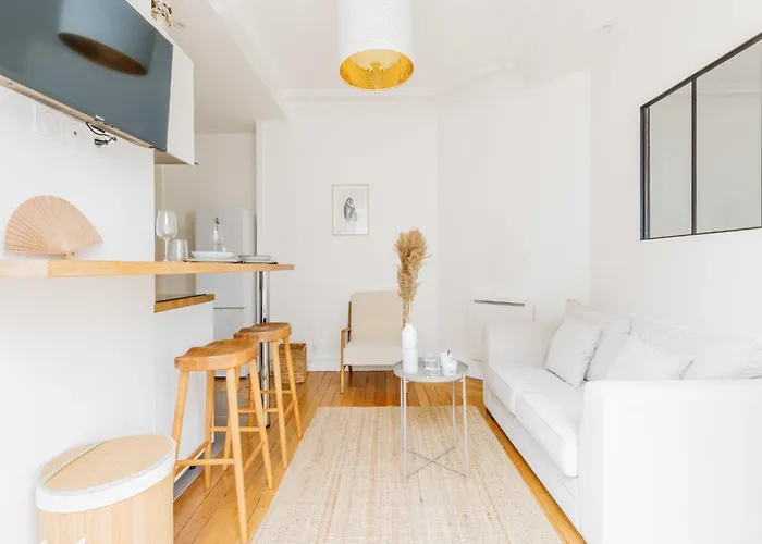 Flat With Balcony 1bdr 2p - Batignolles *