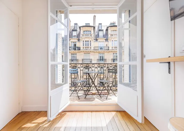 شقة Flat With Balcony 1bdr 2p - Batignolles *