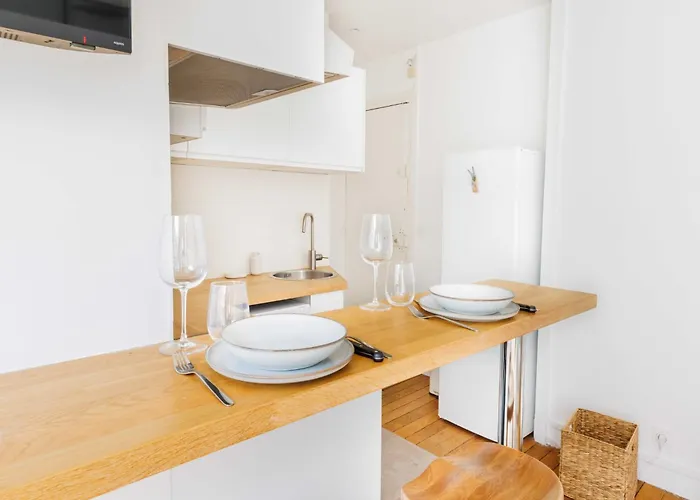 Flat With Balcony 1bdr 2p - Batignolles パリ