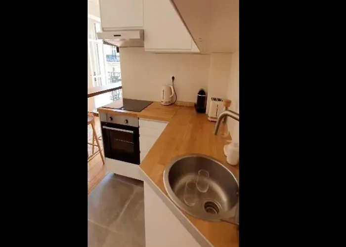 アパート Flat With Balcony 1bdr 2p - Batignolles パリ